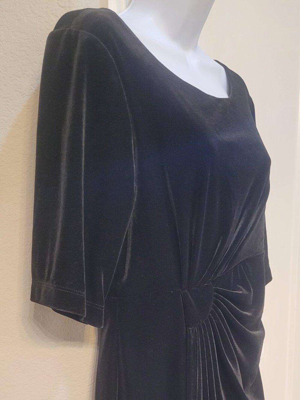 Connected Apparel Black Velvet Dress Size 12 NWT - Picture 4 of 6